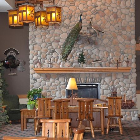 Boarders Inn And Suites By Cobblestone Hotels - Fayette Екстериор снимка