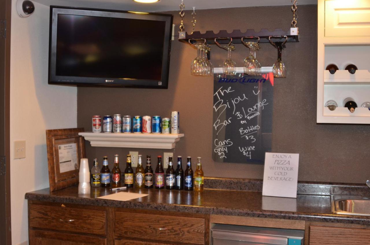 Boarders Inn And Suites By Cobblestone Hotels - Fayette Екстериор снимка