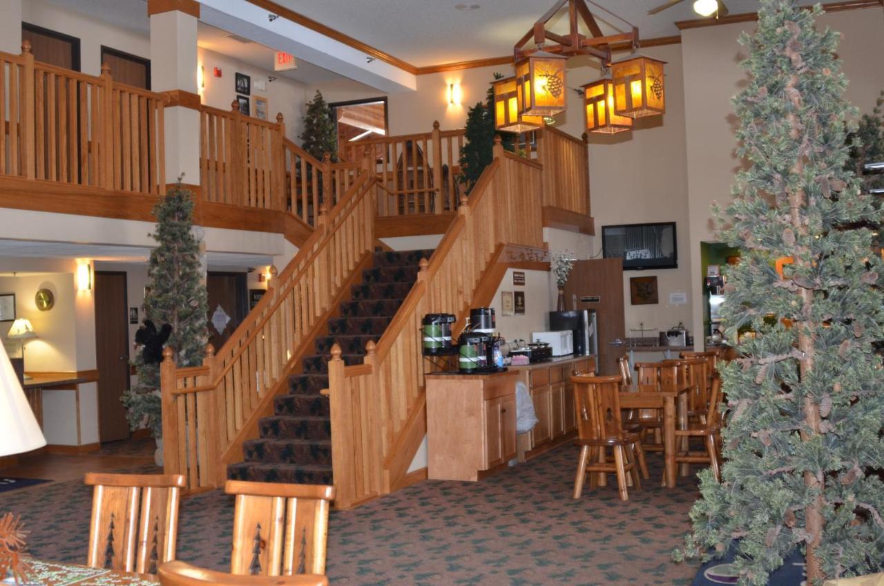 Boarders Inn And Suites By Cobblestone Hotels - Fayette Екстериор снимка
